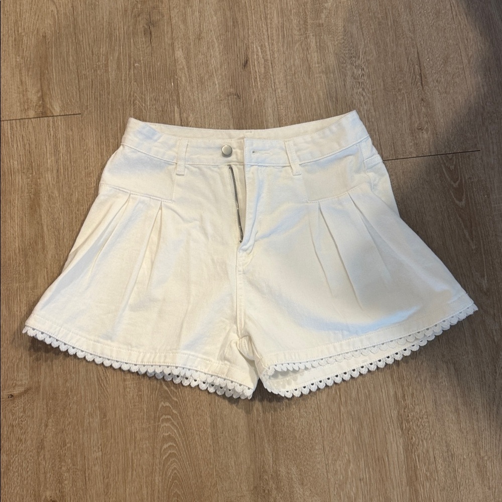 White Women's Pleated Lace-Trim Shorts